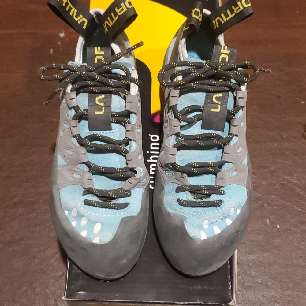 La sportiva climbing shoes girls